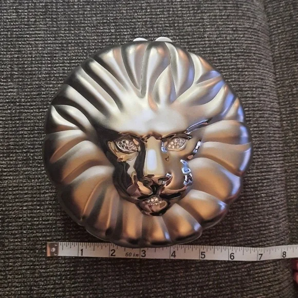 🚚 MOVING SALE Vintage brushed gold Lion's Head hard case minaudière crossbody - Picture 13 of 15